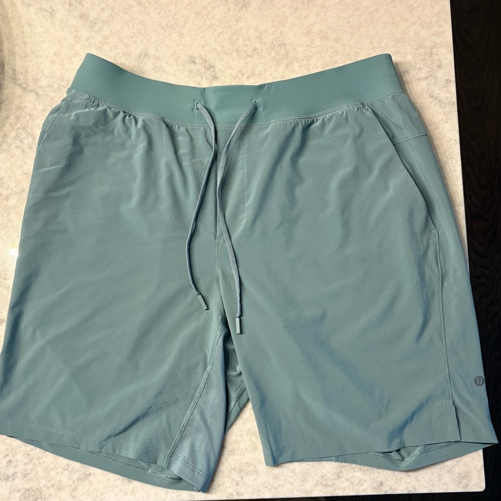 Lululemon License to Train  7” unlined shorts
